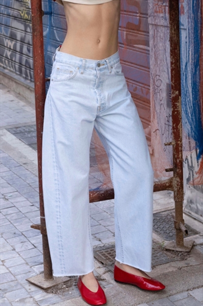 GWEN BLEACHED CROPPED